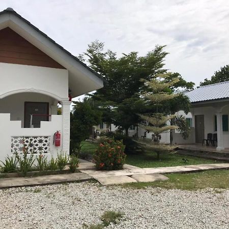 Oyo44028阿尔法汽车旅馆 珍南海滩 外观 照片